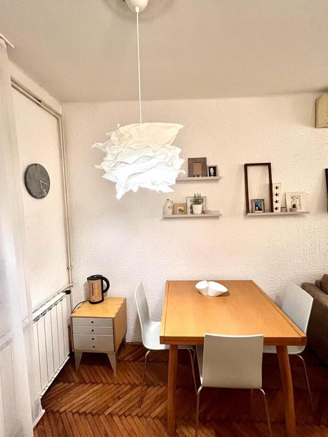 Kopernik - Parking Available Appartement Belgrado Buitenkant foto
