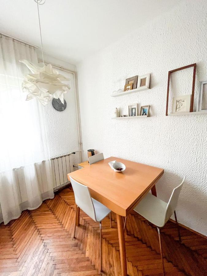 Kopernik - Parking Available Appartement Belgrado Buitenkant foto