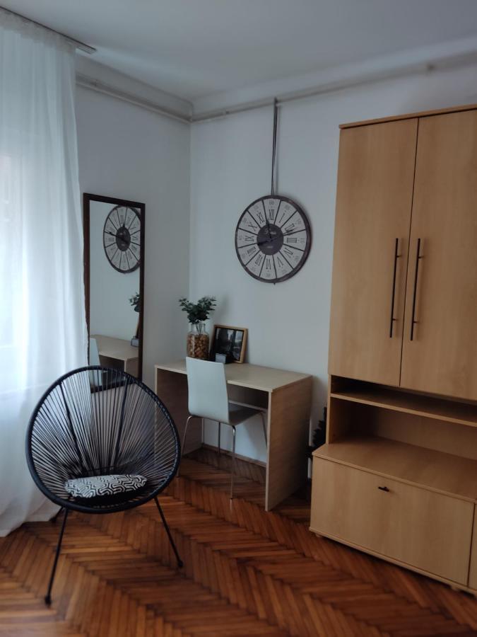 Kopernik - Parking Available Appartement Belgrado Buitenkant foto